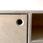 Naturalna komoda ATKA ze sklejki o prostym, minimalistycznym designie, idealna do nowoczesnych i skandynawskich wnętrz